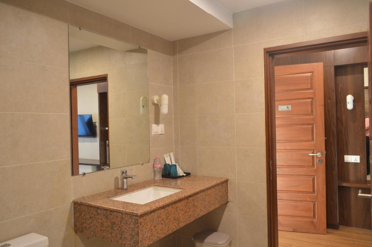 Airport Avenue Hotel Gyogon Extérieur photo